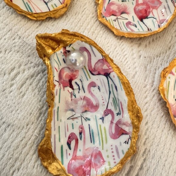 Handade Decoupage Oyster Shell Trinket Dish Pink Flamingos - Picture 6 of 10